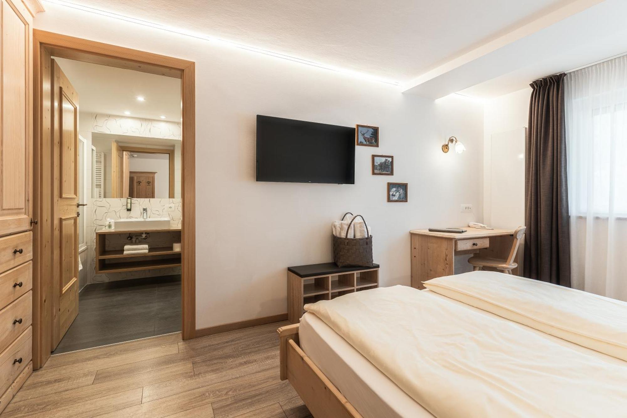 Hotel La Pineta Selva di Val Gardena Habitación foto